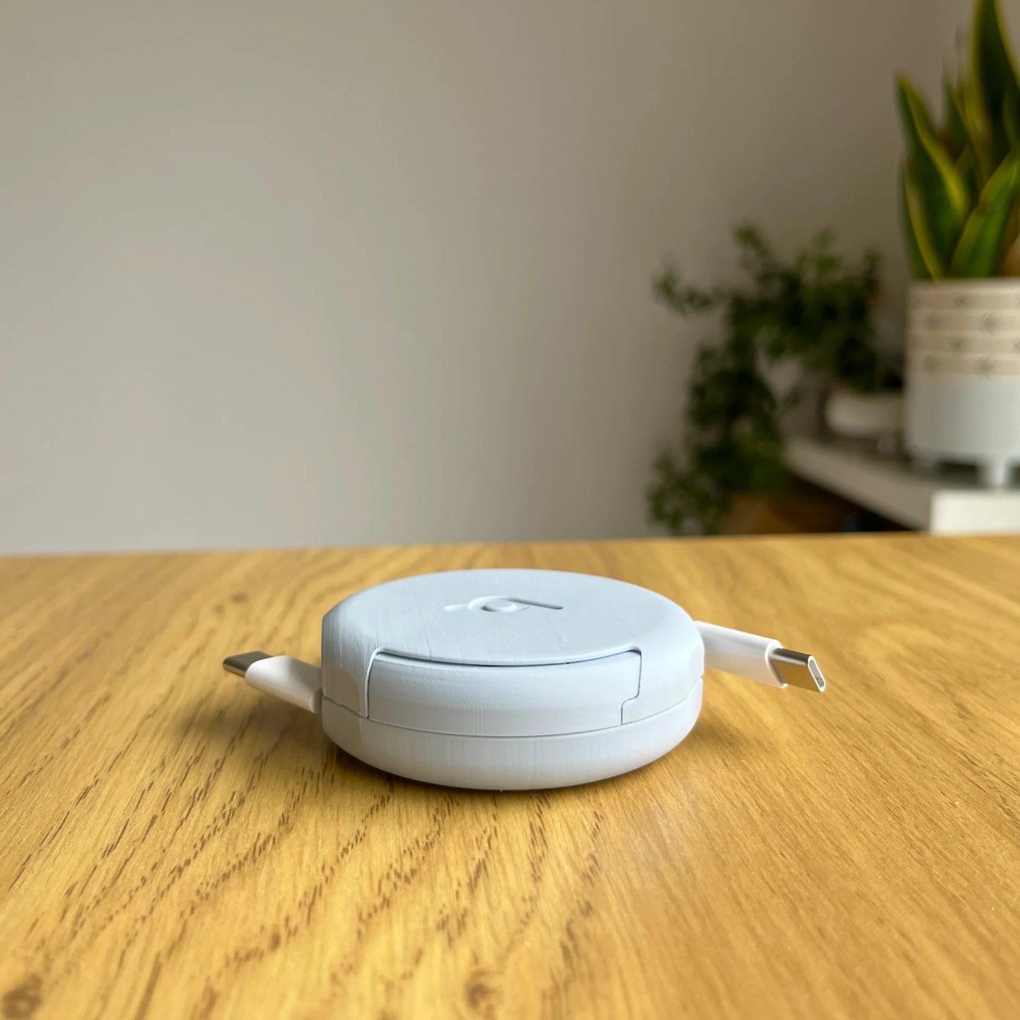 ✨ Auto-Retract Cable Organizer & Charging Hub🎁Tidy Your Tech, Simplify Your Life.