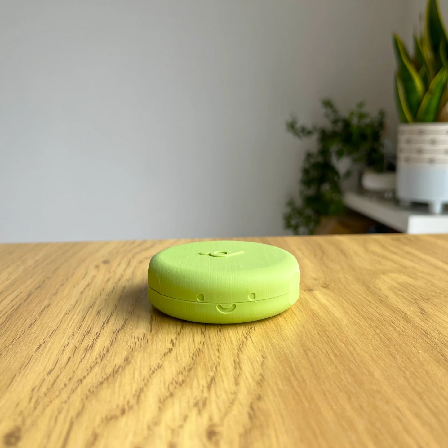 ✨ Auto-Retract Cable Organizer & Charging Hub🎁Tidy Your Tech, Simplify Your Life.