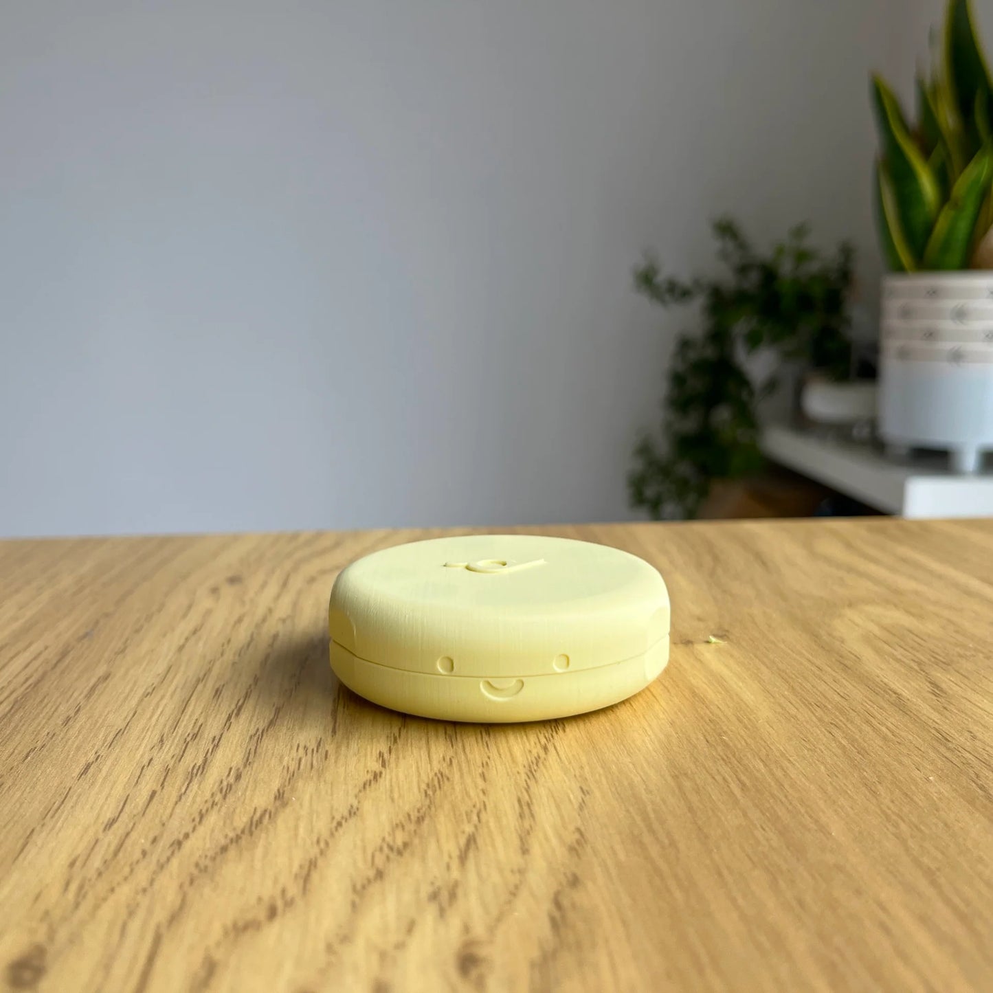 ✨ Auto-Retract Cable Organizer & Charging Hub🎁Tidy Your Tech, Simplify Your Life.